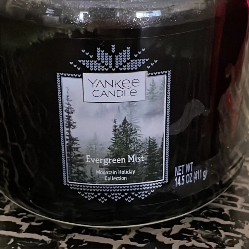 Set/2 YANKEE CANDLE Evergreen Mist Mountain Holiday and Balsam & Cedar 14.5 oz